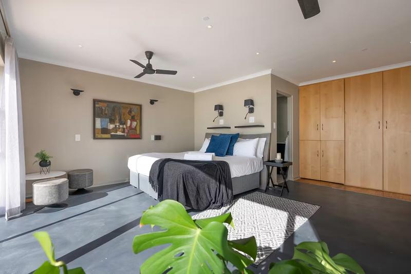 5 Bedroom Property for Sale in Llandudno Western Cape